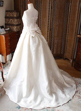 バッスルスカート