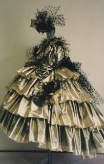 子供用ピアノの発表会ドレス＆コンクールドレス ブラック＆ゴールド