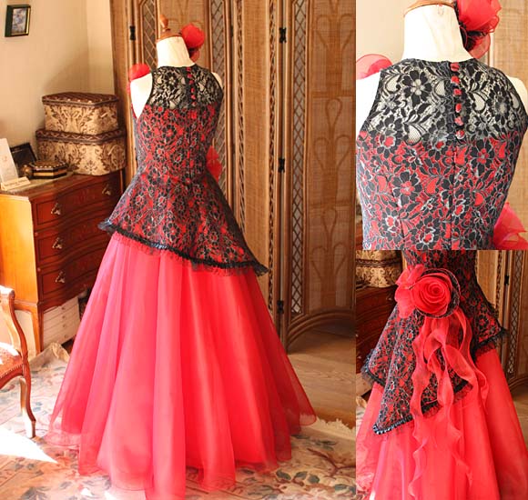 スカートシルエット コサージュデザイン クルミボタンの詳細