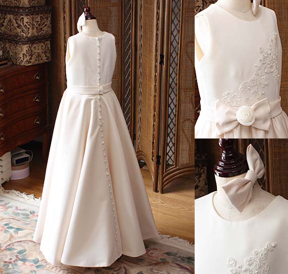 スレンダースカートシルエット レースやクルミボタン