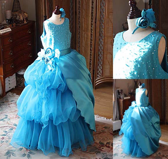 ドレスのデザイン スカートのデザイン 胸元のビーディング