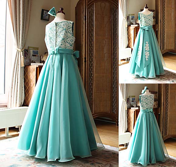 スカートデザイン フロントの素敵なリボン