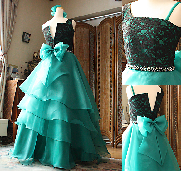 ウェストのビーディングとリボン スカートシルエット