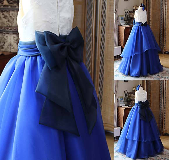 バックスタイルのリボンとスカートデザイン