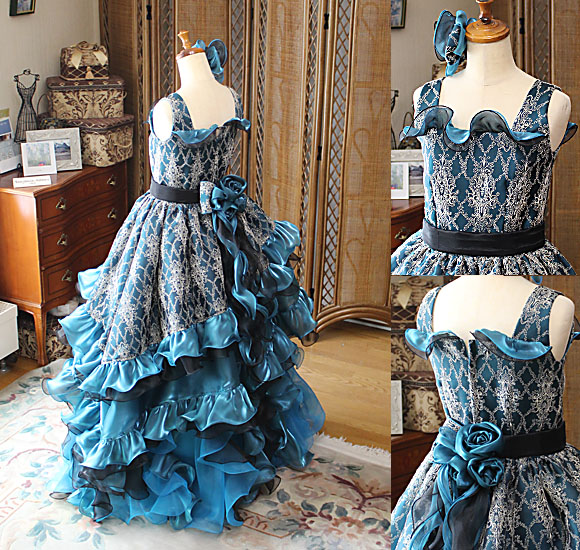 バックスタイル  胸元のデザイン