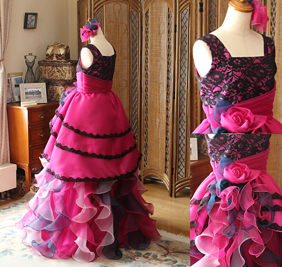 ウェストのコサージュ トップスのデザイン