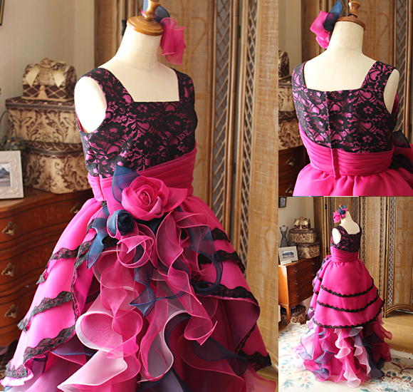 ウェストのデザイン バラのコサージュ