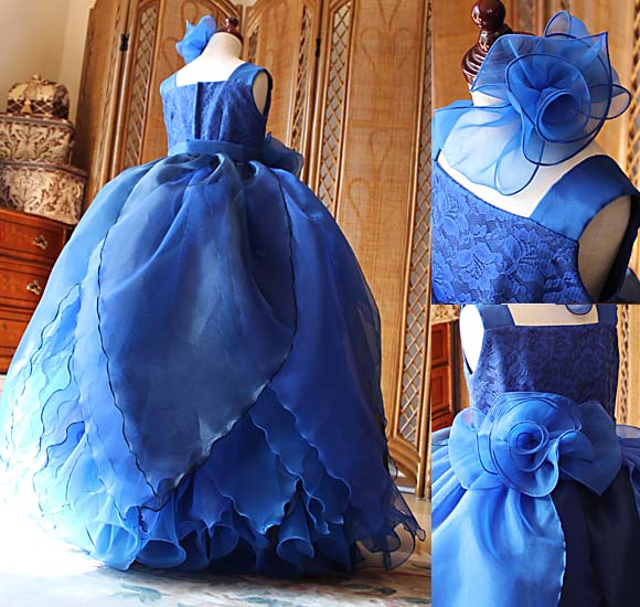 スカートシルエットデザイン コサージュの詳細