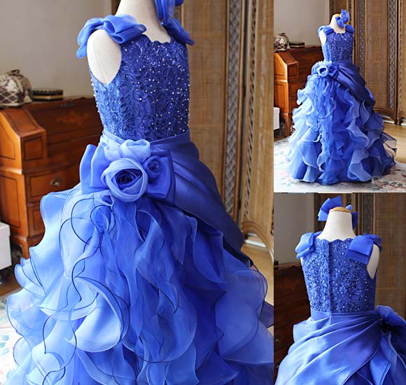 ウェストのコサージュデザイン リボンとお花