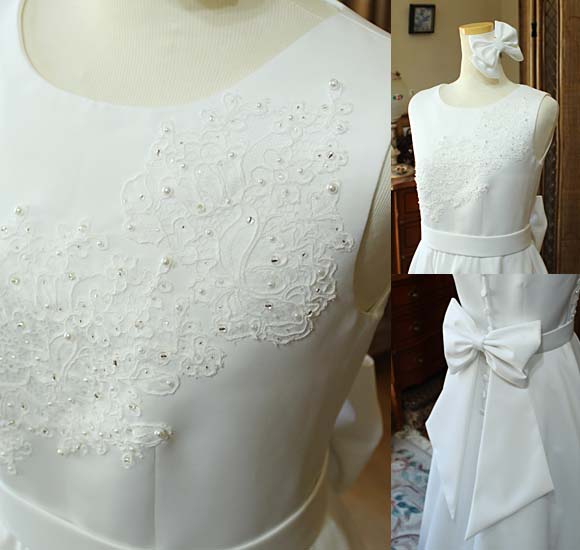 トップスのデコルテ ビジュー レース