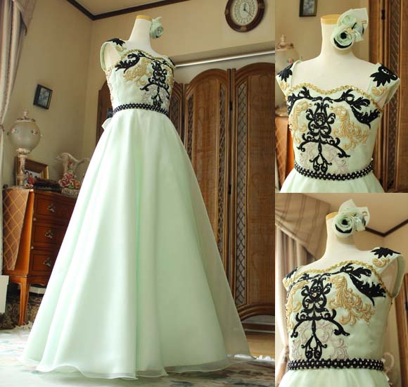 バレエダンサーのような装飾品 デコルテ ハンドメイド