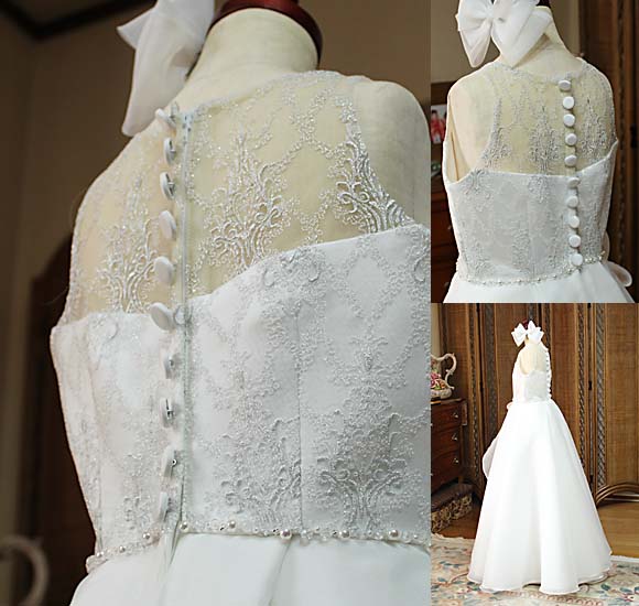 トップス クルミボタン ドレスの背後