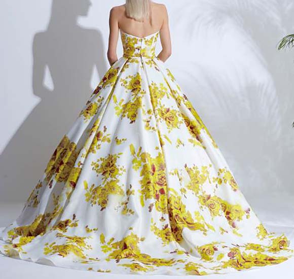 上品な色味にこだわった鮮やかな花柄ドレス！ネイビーカラーのデザイン 