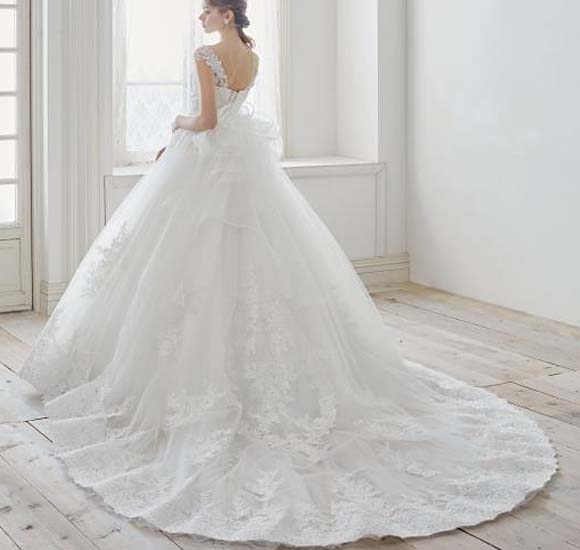 ウェディングドレス スカートシルエット ロングトレーン