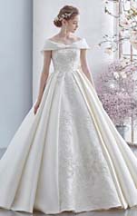 ロイヤルウェディングドレス