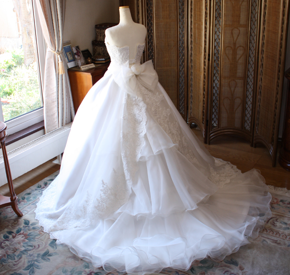 チャペルトレーン デザイン バックスタイル ティアード スカート