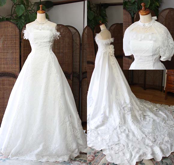 花びらモチーフのロングトレーンドレス！エレガントで、ゲストを魅了するスカートデザイン！チャペル ウェディングに映えるプリンセスラインのウェディングドレス